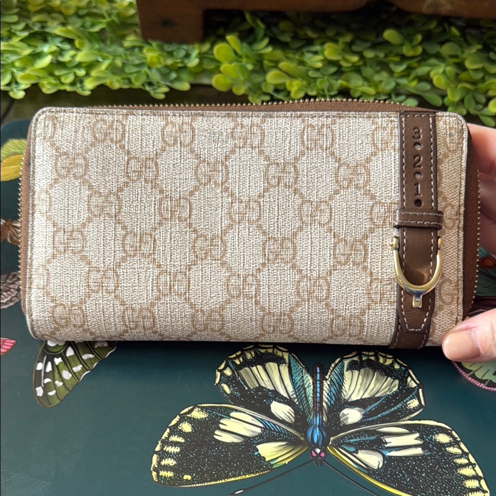 Gucci Beige and Brown Wallet